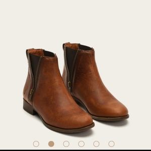 Frye Carly zip Chelsea boots leather